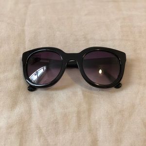 Derek Lam Lore Round Cat-Eye Sunglasses (black)